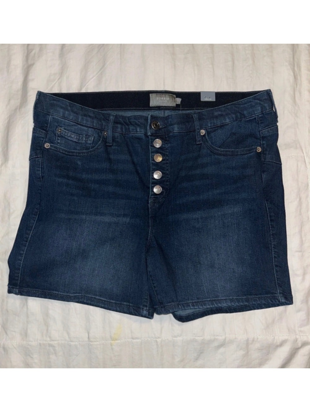 Torrid Bombshell Denim Shorts Sz 16